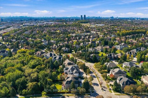 Photo 12 at 39 Dewbourne Avenue, Bayview Hill, Richmond Hill
