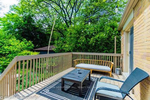Photo 3 at 53 Savona Drive, Alderwood, Toronto