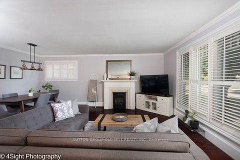 Photo 10 at 53 Savona Drive, Alderwood, Toronto