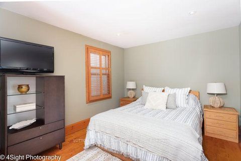 Photo 17 at 53 Savona Drive, Alderwood, Toronto