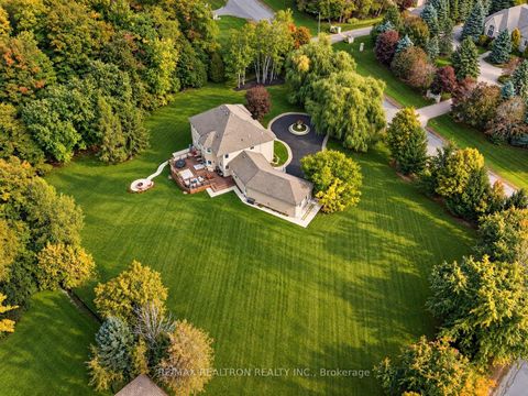 Photo 7 at 37 Offord Crescent, Bayview Southeast, Aurora
