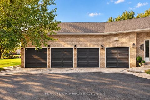 Photo 8 at 37 Offord Crescent, Bayview Southeast, Aurora