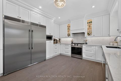 Photo 20 at 37 Offord Crescent, Bayview Southeast, Aurora