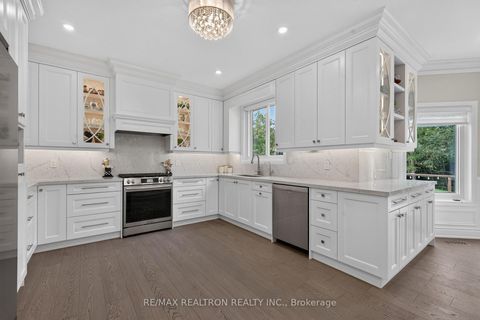 Photo 22 at 37 Offord Crescent, Bayview Southeast, Aurora