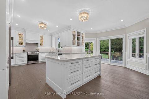 Photo 23 at 37 Offord Crescent, Bayview Southeast, Aurora