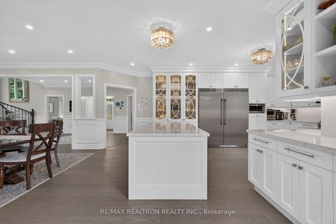 Photo 24 at 37 Offord Crescent, Bayview Southeast, Aurora