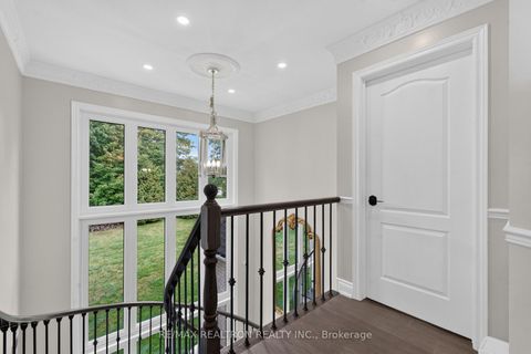 Photo 31 at 37 Offord Crescent, Bayview Southeast, Aurora