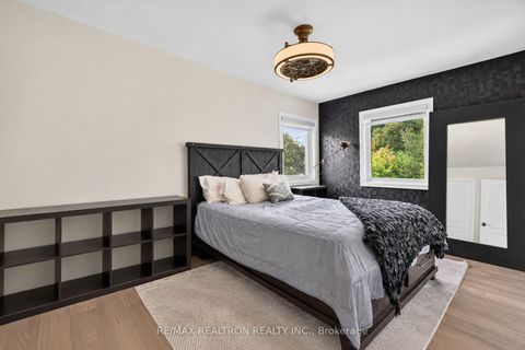 Photo 38 at 37 Offord Crescent, Bayview Southeast, Aurora