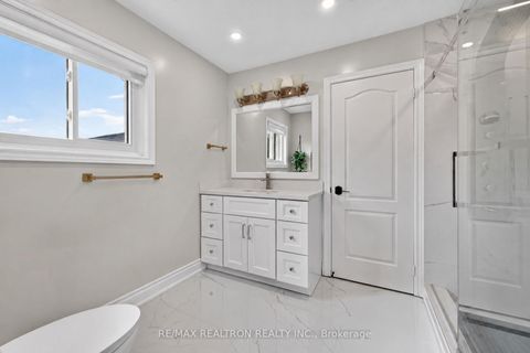 Photo 39 at 37 Offord Crescent, Bayview Southeast, Aurora