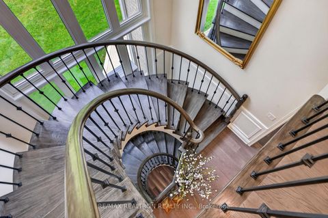 Photo 40 at 37 Offord Crescent, Bayview Southeast, Aurora