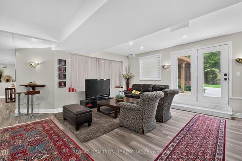 Photo 42 at 37 Offord Crescent, Bayview Southeast, Aurora