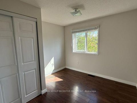 Photo 7 at 28 Weymouth Road, Georgian Drive, Barrie