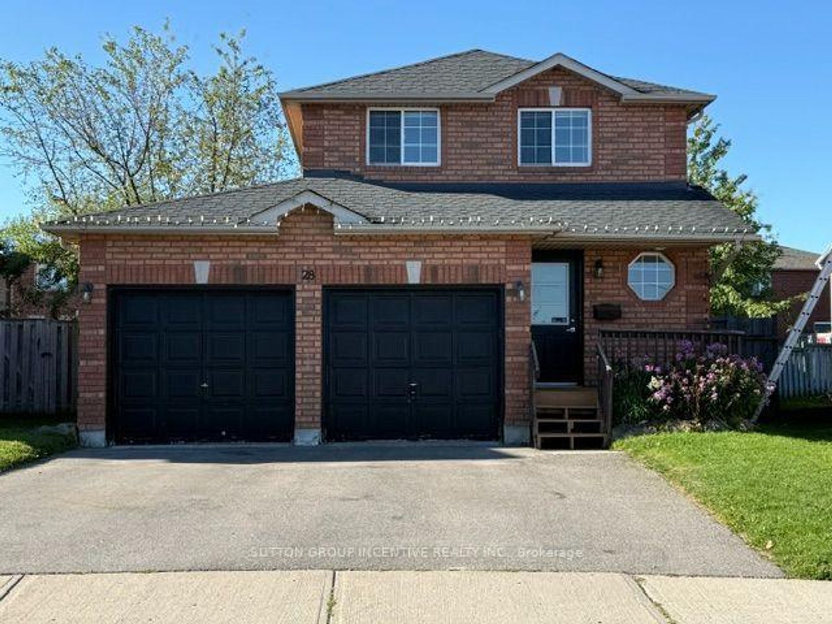 28 Weymouth Road, Georgian Drive, Barrie photo number 2