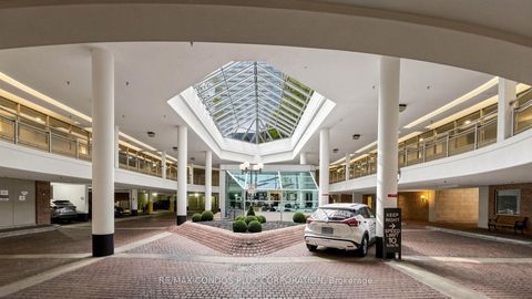 Photo 4 at 702 - 717 Bay Street, Bay Street Corridor, Toronto