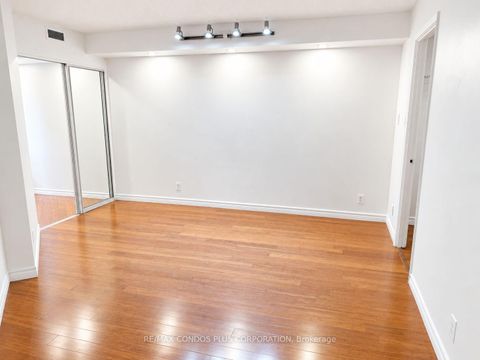 Photo 17 at 702 - 717 Bay Street, Bay Street Corridor, Toronto