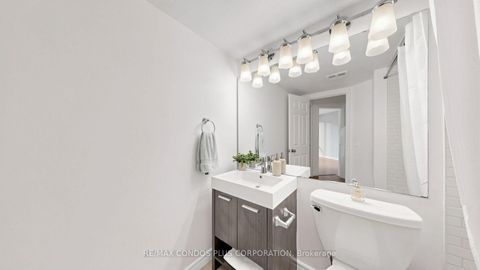 Photo 31 at 702 - 717 Bay Street, Bay Street Corridor, Toronto