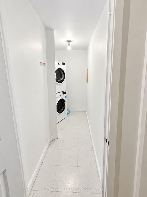 Photo 33 at 702 - 717 Bay Street, Bay Street Corridor, Toronto