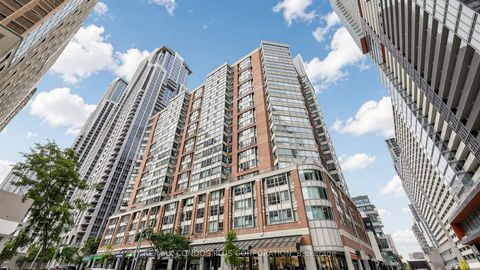 Photo 34 at 702 - 717 Bay Street, Bay Street Corridor, Toronto