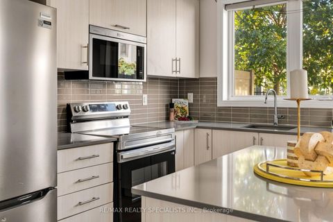 Photo 12 at 162 William Duncan Road, CFB, Toronto
