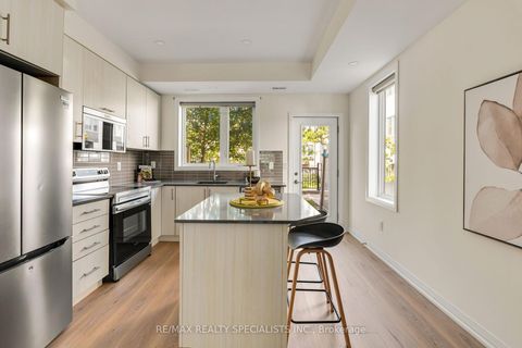 Photo 13 at 162 William Duncan Road, CFB, Toronto