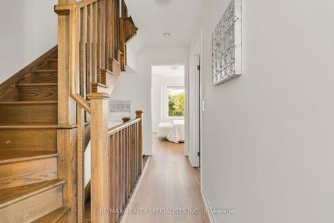 Photo 18 at 162 William Duncan Road, CFB, Toronto
