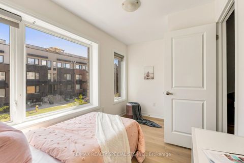 Photo 20 at 162 William Duncan Road, CFB, Toronto
