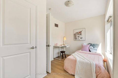 Photo 21 at 162 William Duncan Road, CFB, Toronto
