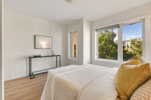 Photo 25 at 162 William Duncan Road, CFB, Toronto