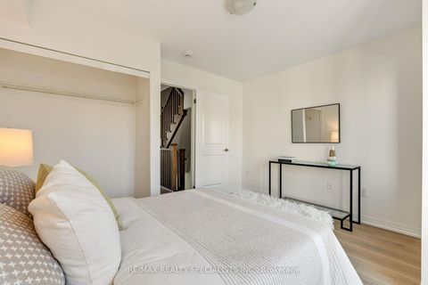 Photo 26 at 162 William Duncan Road, CFB, Toronto