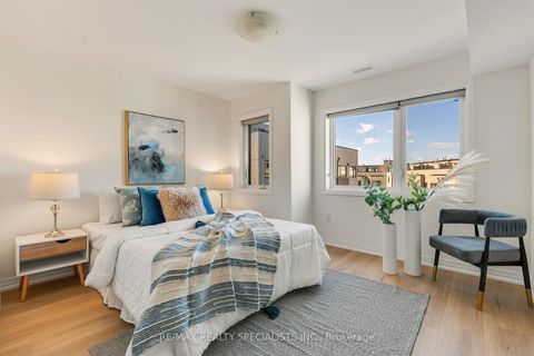 Photo 28 at 162 William Duncan Road, CFB, Toronto