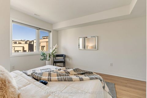 Photo 29 at 162 William Duncan Road, CFB, Toronto