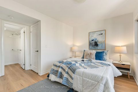 Photo 30 at 162 William Duncan Road, CFB, Toronto