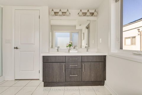 Photo 35 at 162 William Duncan Road, CFB, Toronto