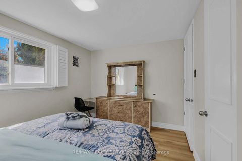Photo 23 at 17 Avening Drive, Clairville, Toronto