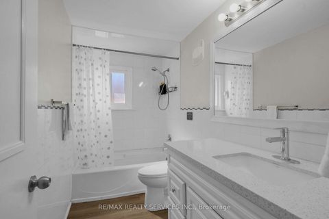 Photo 26 at 17 Avening Drive, Clairville, Toronto
