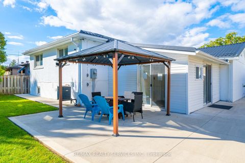 Photo 41 at 17 Avening Drive, Clairville, Toronto