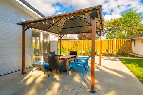 Photo 42 at 17 Avening Drive, Clairville, Toronto