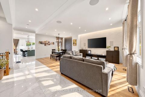 Photo 1 at 17 Exbury Road, CFB, Toronto