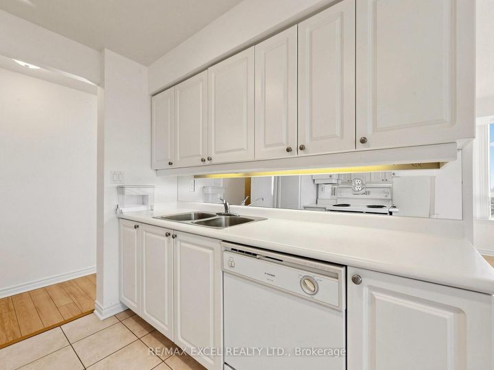 Photo 13 at 2010 - 1 Rean Drive, Bayview Village, Toronto