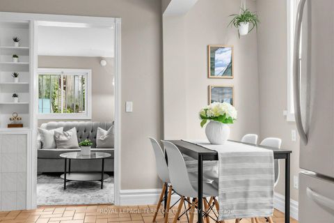 Photo 7 at 211 Blackthorn Avenue, Pellam Park, Toronto