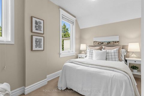 Photo 16 at 211 Blackthorn Avenue, Pellam Park, Toronto