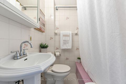 Photo 20 at 211 Blackthorn Avenue, Pellam Park, Toronto