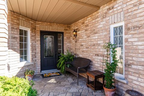 Photo 3 at 56 Silver Trail, Ardagh, Barrie