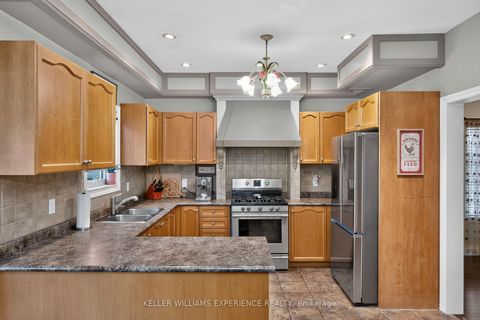Photo 8 at 56 Silver Trail, Ardagh, Barrie