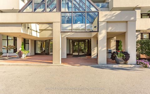 Photo 2 at 1015 - 5 Rowntree Road, Jamestown, Toronto