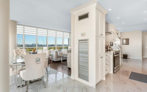 Photo 16 at 1015 - 5 Rowntree Road, Jamestown, Toronto