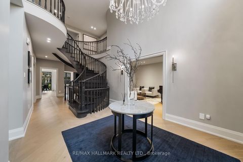 Photo 4 at 54 Theobalds Circle, Mill Pond, Richmond Hill