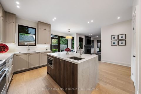 Photo 14 at 54 Theobalds Circle, Mill Pond, Richmond Hill