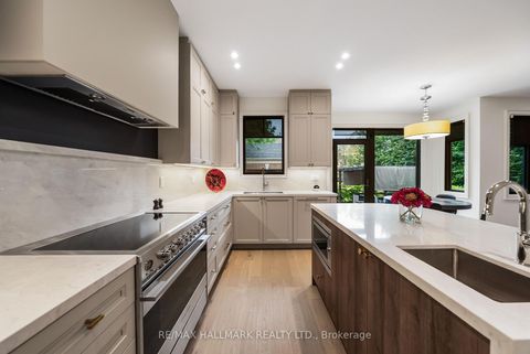 Photo 15 at 54 Theobalds Circle, Mill Pond, Richmond Hill