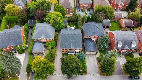 Photo 40 at 54 Theobalds Circle, Mill Pond, Richmond Hill